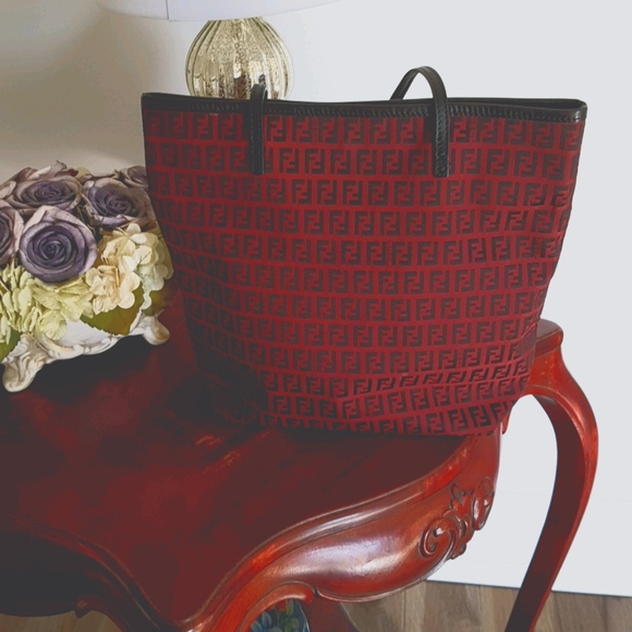 Fendi Handbags - FENDI TOTE